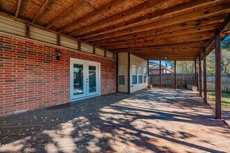 2001 Barton Springs Dr in Corinth, TX - Building Photo - Building Photo