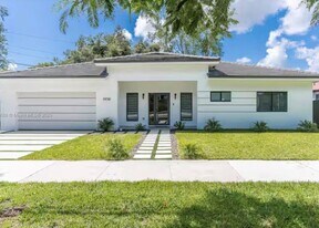 9958 SW 216th St in Miami, FL - Building Photo