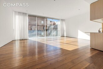 527 W 27th St in New York, NY - Building Photo - Building Photo