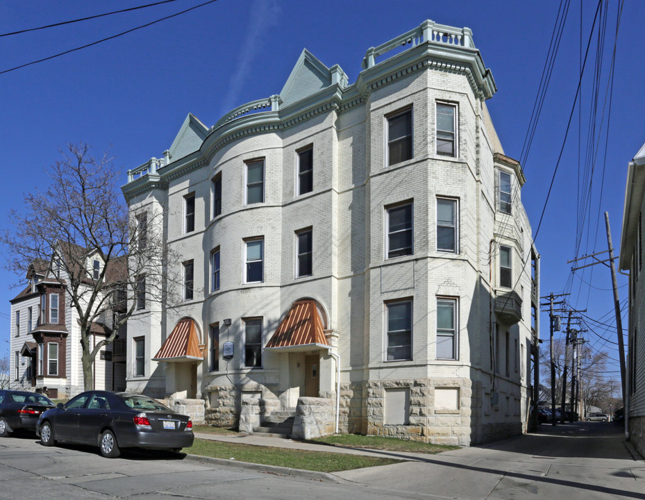 Tristan Estates in Milwaukee, WI - Foto de edificio