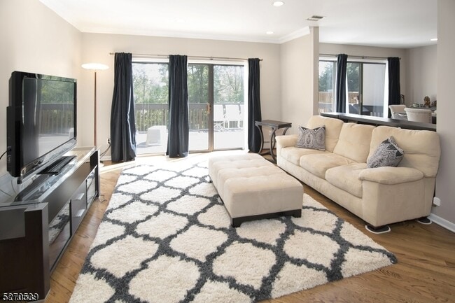 42 Schindler Terrace in West Orange, NJ - Building Photo - Building Photo