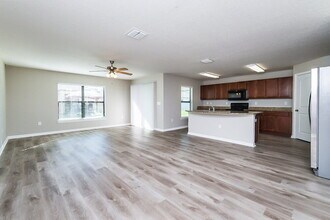 11849 Valhalla Woods Dr in Riverview, FL - Building Photo - Building Photo