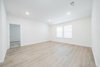 2110 Thornton Dr in Crandall, TX - Building Photo - Building Photo