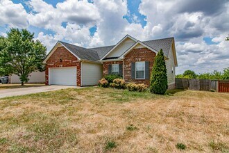 988 Chardea Ct in Clarksville, TN - Building Photo - Building Photo