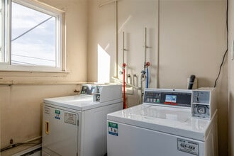 Fountain West Apartments in Trenton, MI - Foto de edificio - Interior Photo