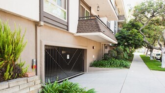 6001 Canterbury Dr in Culver City, CA - Building Photo