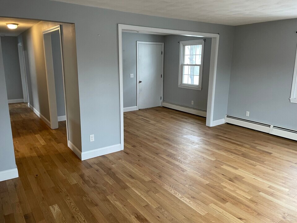 72 Sterling St, Unit Unit #2 in Pawtucket, RI - Building Photo