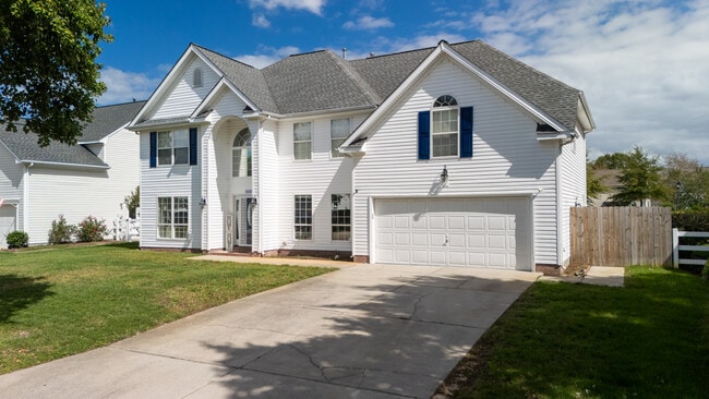 3221 Barbour Dr in Virginia Beach, VA - Foto de edificio - Building Photo