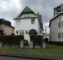 1255 W 10th Ave in Vancouver, BC - Building Photo