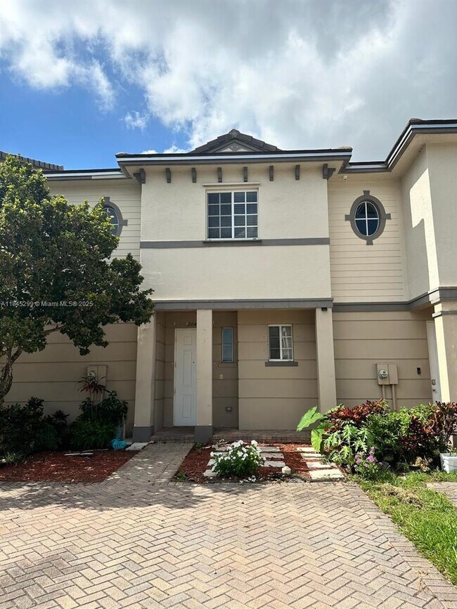 2041 Nassau Dr in West Palm Beach, FL - Building Photo - Building Photo