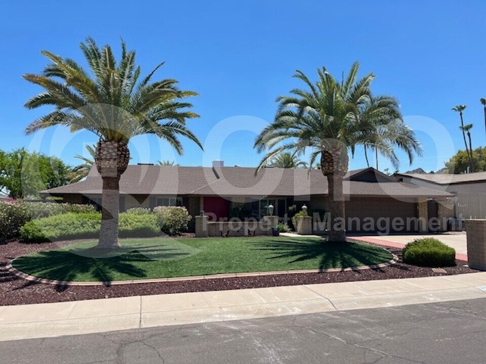 2439 E Mercer Ln in Phoenix, AZ - Building Photo