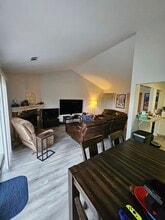 1588 Burr Oak Ct in Wheaton, IL - Building Photo - Building Photo