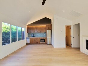1148 N Genesee Ave in West Hollywood, CA - Building Photo - Building Photo