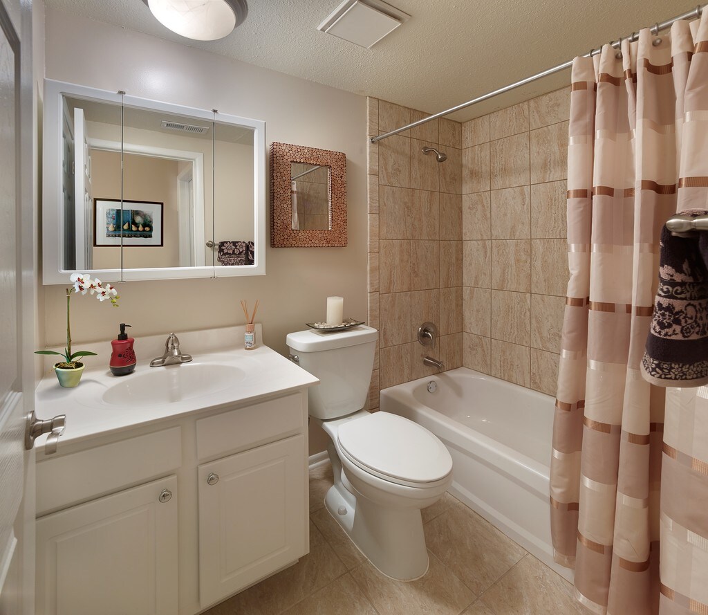 The Villager at Barton Run Marlton, NJ Apartments