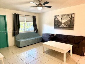 1104 N 17th Ct in Hollywood, FL - Building Photo - Building Photo