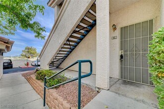2113 Echo Bay in Las Vegas, NV - Building Photo - Building Photo