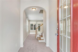2405 Sardis Chase Ct in Buford, GA - Foto de edificio - Building Photo