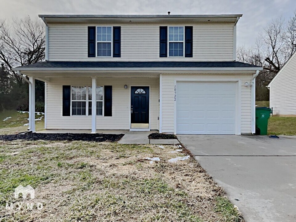 10922 Olde English Dr in Charlotte, NC - Foto de edificio