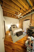 226 N Clinton St in Chicago, IL - Building Photo - Building Photo