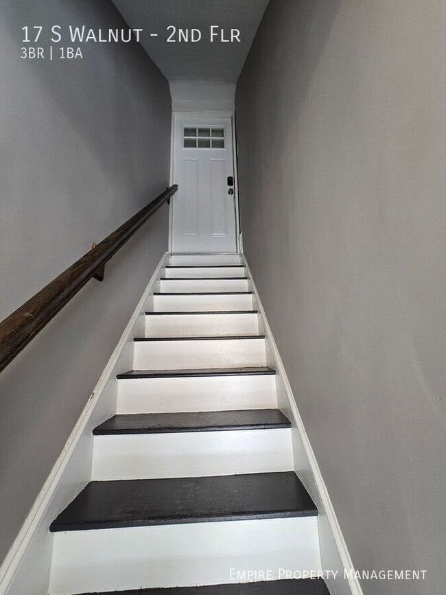 17 S Walnut St-Unit -2nd Flr in Lansford, PA - Foto de edificio - Building Photo