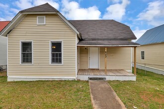 423 Chestnut Ave in Anniston, AL - Foto de edificio - Building Photo