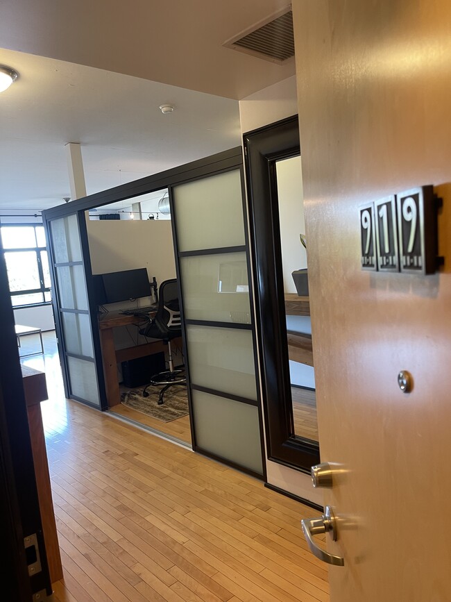 333 NW 9th Ave, Unit 919 in Portland, OR - Building Photo - Building Photo