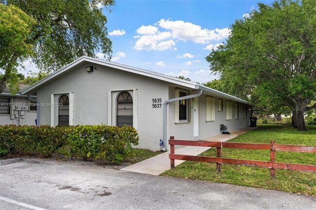 property at 5637 Taft St