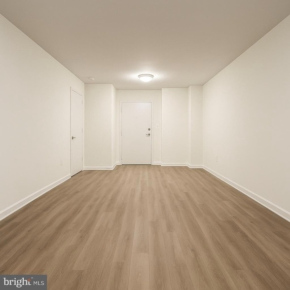 property at 1121 Arlington Blvd