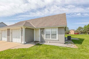 232 SW Chartwell Cir in Lee's Summit, MO - Building Photo