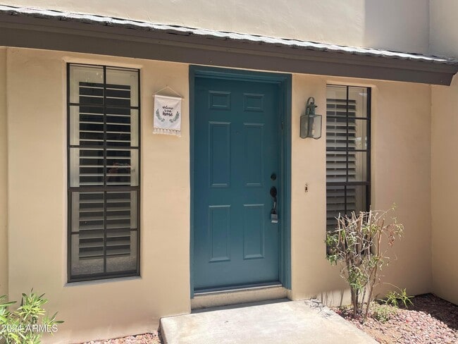 property at 1124 E Rose Ln