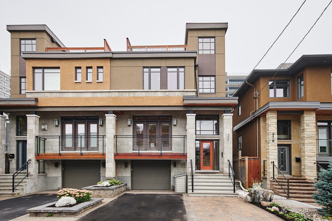 384 Berkley Ave in Ottawa, ON - Building Photo