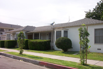 2471 Belgrave Ave in Huntington Park, CA - Foto de edificio - Building Photo