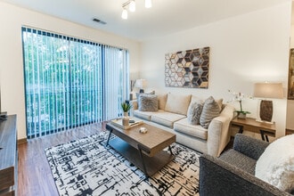 2700 Capitol Park in Tuscaloosa, AL - Foto de edificio - Building Photo