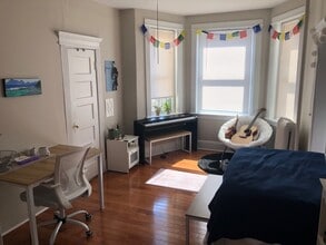 65 Burbank St in Boston, MA - Foto de edificio - Building Photo