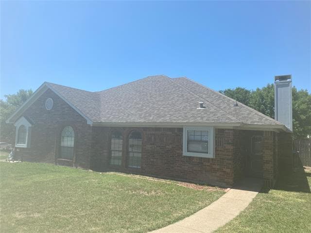 10303 Lone Pine Ln in Fort Worth, TX - Building Photo - Building Photo