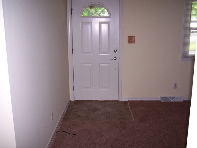 903 Kern St in Normal, IL - Building Photo - Building Photo