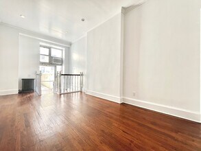 308 W 105th St in New York, NY - Building Photo - Building Photo