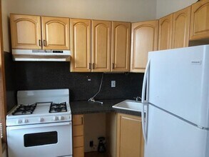 212 Dodd St, Unit 2 in Weehawken, NJ - Building Photo - Building Photo