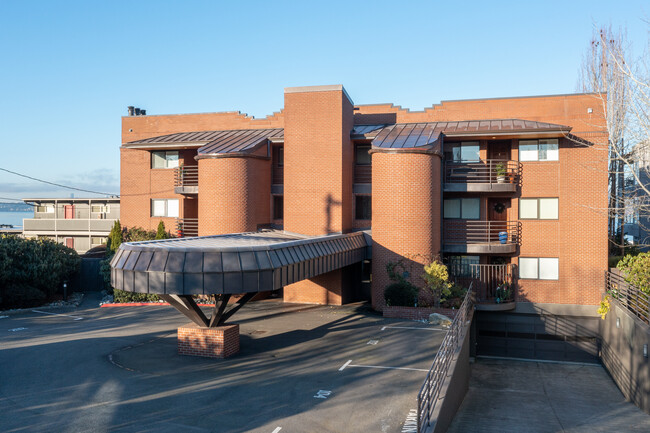 Harbour House in Kirkland, WA - Foto de edificio - Building Photo