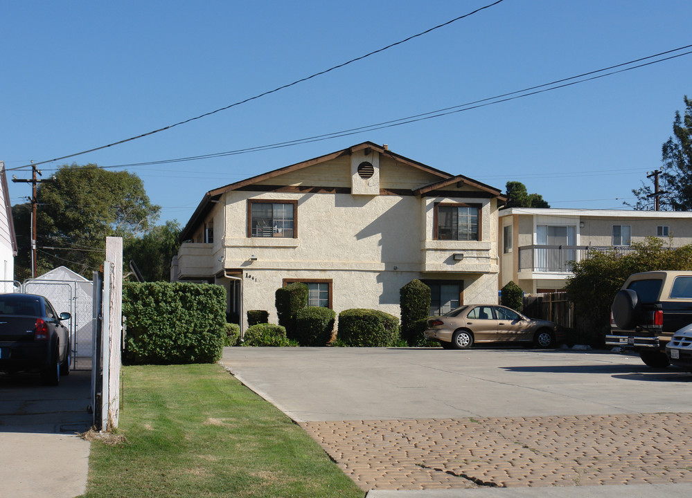 1061 Del Mar Ave in Chula Vista, CA - Building Photo