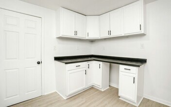 57 Oak St in River Rouge, MI - Building Photo - Building Photo