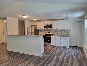 5811 Rock Hollow Dr in Charlotte, NC - Building Photo - Building Photo