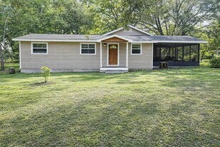 10019 Curley Rd in San Antonio, FL - Building Photo