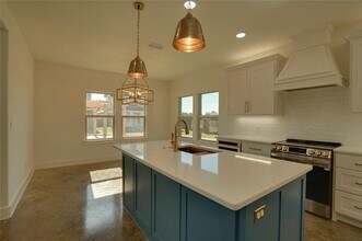 110 Cardinal Wds in Granbury, TX - Building Photo - Building Photo