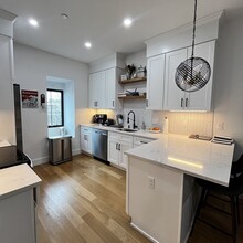 8 Viking St, Unit 3 in Boston, MA - Building Photo - Building Photo