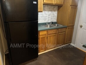 145 E Main St in Lisbon, IA - Foto de edificio - Building Photo