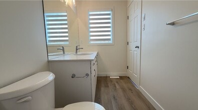 6328 King Wynd SW in Edmonton, AB - Building Photo - Building Photo