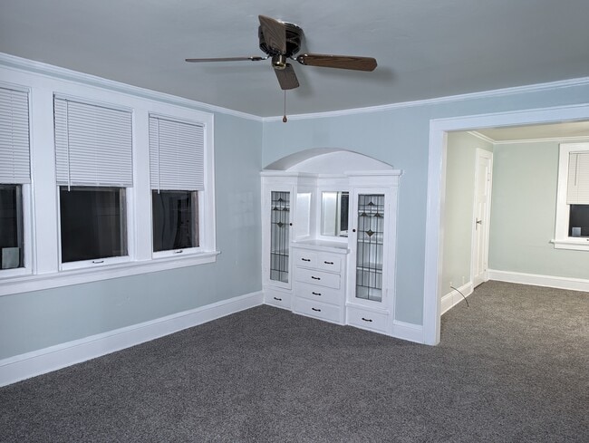 820 W Glendale Ave in Glendale, WI - Foto de edificio - Building Photo