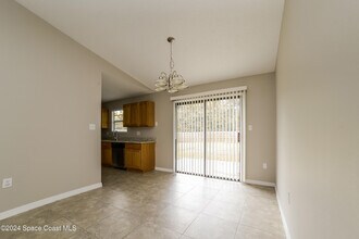 1223 Waffle St SE in Palm Bay, FL - Building Photo - Building Photo