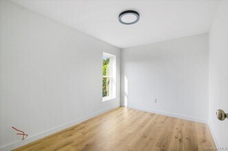 9 Dubois St in Kingston, NY - Foto de edificio - Building Photo